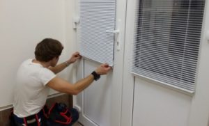 Установка рулонных жалюзи в Новомосковске